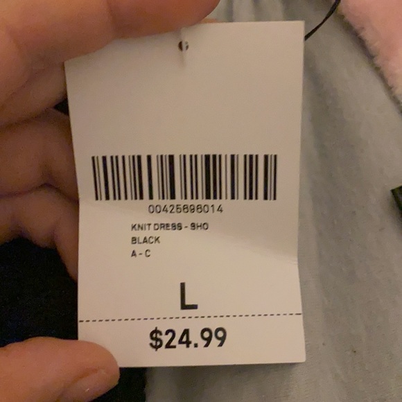 Dress - Picture 3 of 3